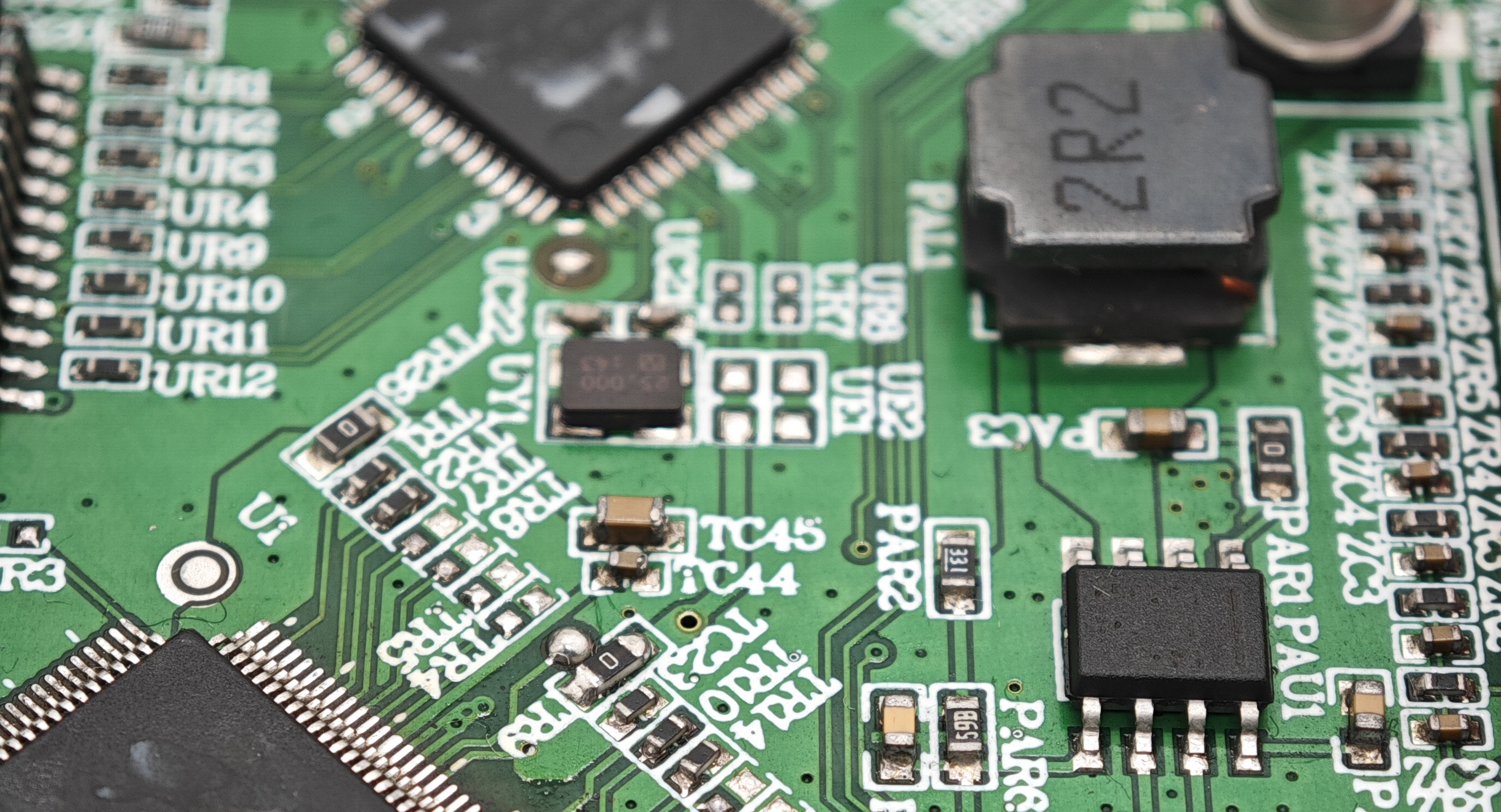 Conas gearáin agus aiseolas ó chustaiméirí a láimhseáil i bpróiseáil PCBA