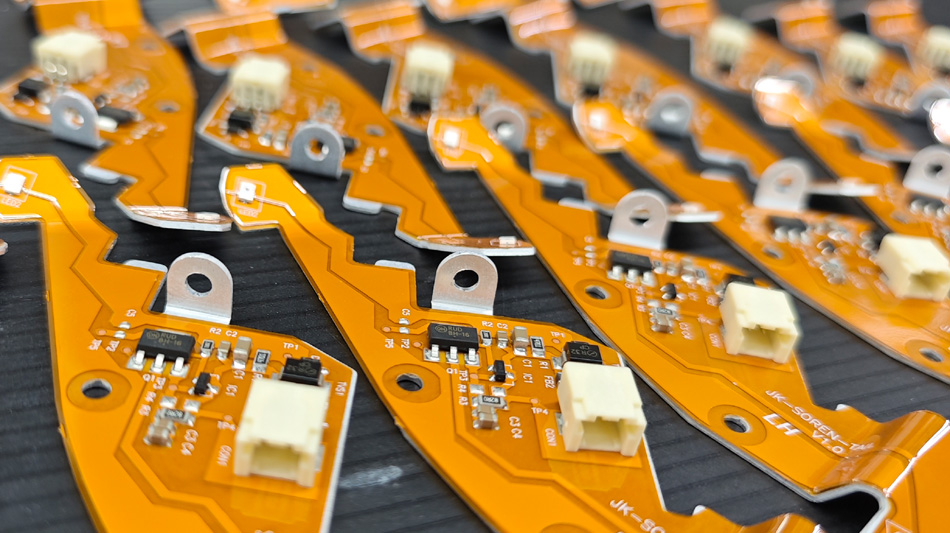 Cén fáth go bhfeabhsaítear éifeachtacht chomhoibrithe le monarcha PCBA áitiúil a roghnú?