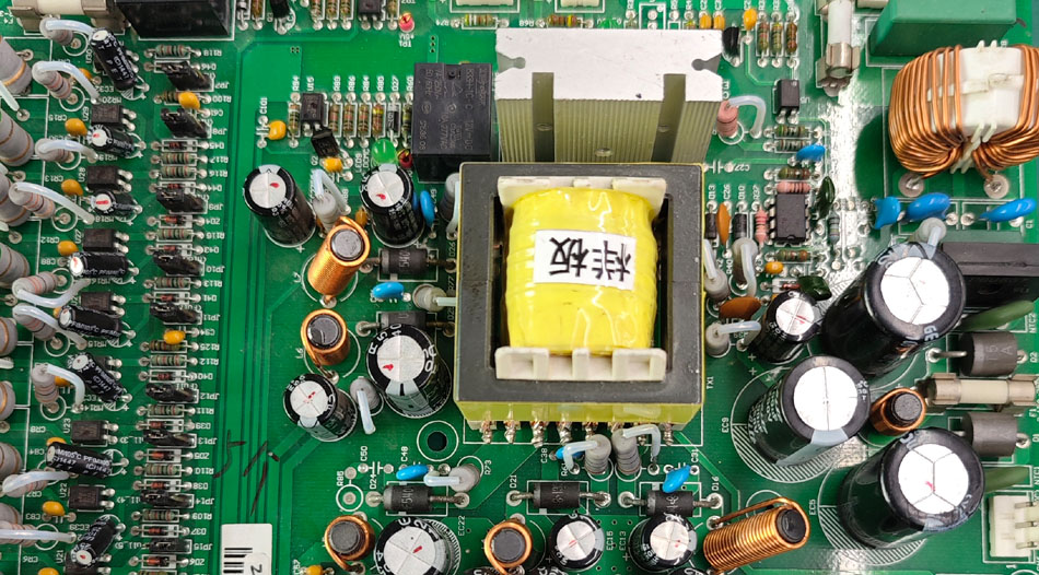 Conas is féidir le teicneolaíochtaí nuálacha ag monarchana PCBA rioscaí tionscadail a laghdú?