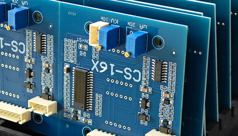 Conas a imríonn athbhreithnithe custaiméirí tionchar ar chinntí comhpháirtíochta monarchan PCBA?