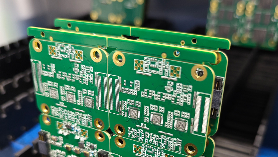 Próisis Táirgthe Glasa a Iniúchadh agus Treochtaí Forbartha sa Todhchaí i Monarchan PCBA