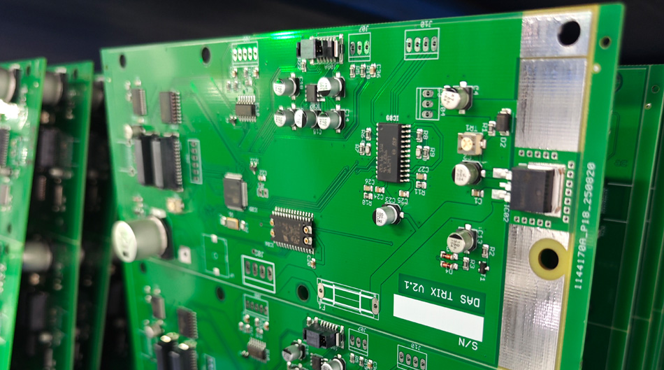 Conas is féidir le monarchana PCBA a n-iomaíochas táirgí a fheabhsú trí phróisis SMT chun cinn?