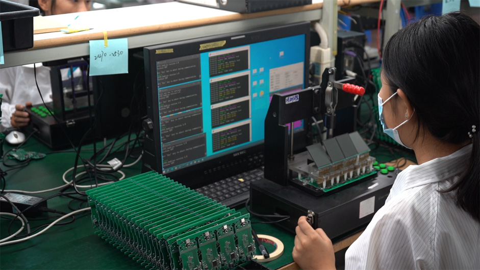 Conas is féidir le teicneolaíochtaí tástála chun cinn cáilíocht táirgí a chinntiú ag monarchana PCBA Córas Aláraim?